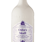 Odin's Skull Nordic honingwijn met fruitige appel- en kaneelsmaken, gebaseerd op een traditioneel recept uit 1700, perfect voor ambachtelijke Scandinavische dranken en speciale gelegenheden.