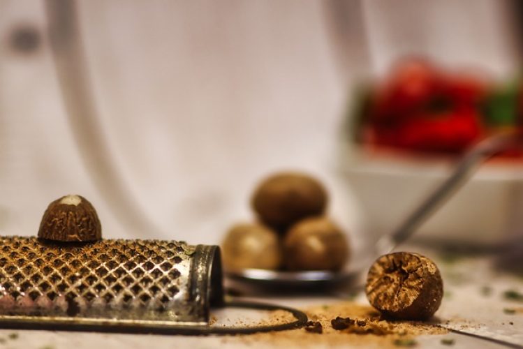 nutmeg-7004902_640